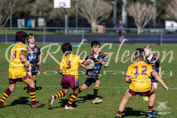 U8(1) R12 v Guildford-37